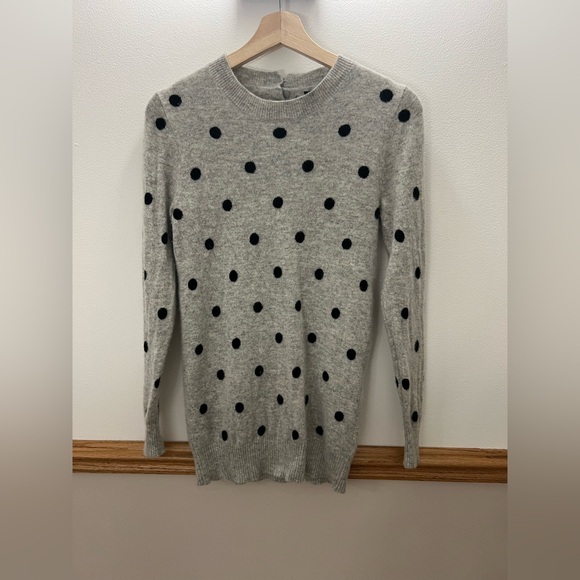 EUC J Crew 100% Cashmere Gray Black Polka Dot Sweater Size Small - Picture 2 of 8